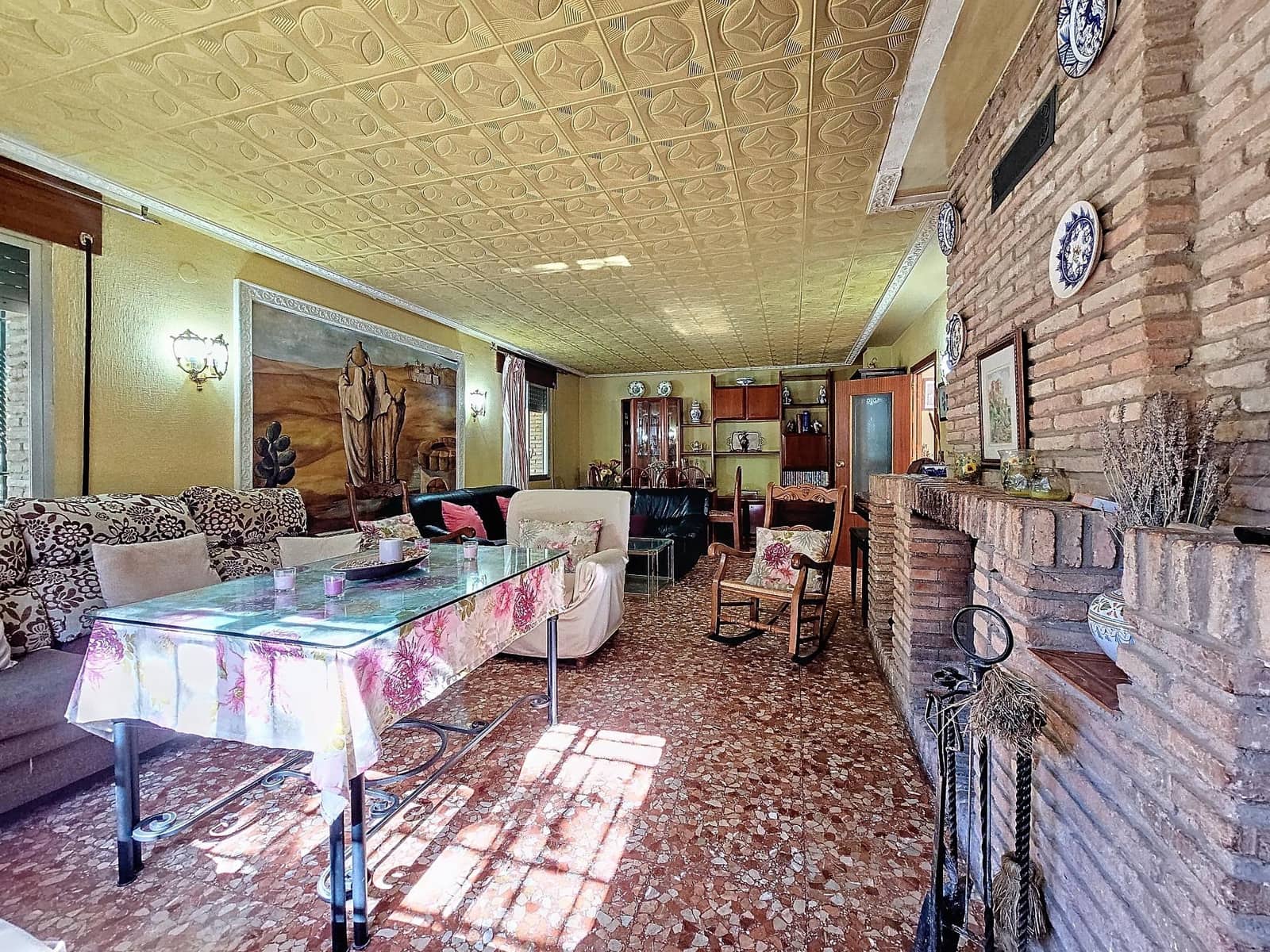 4 slaapkamer Villa te koop in Cordoba stad met zwembad - € 250.000 (Ref: 9359903)