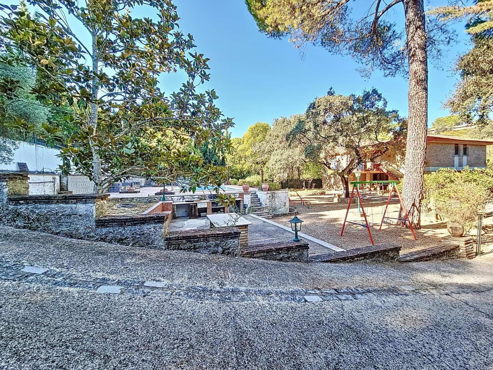 4 slaapkamer Villa te koop in Cordoba stad met zwembad - € 250.000 (Ref: 9359903)