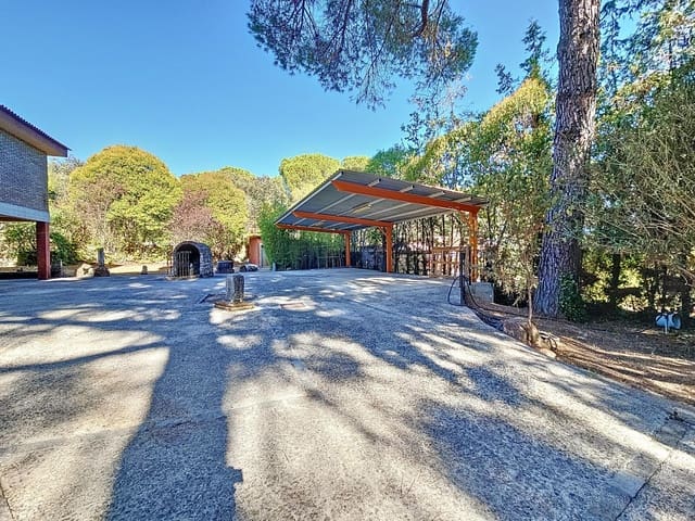 4 soveværelse Villa til salg i Córdoba by med swimmingpool - € 250.000 (Ref: 9359903)