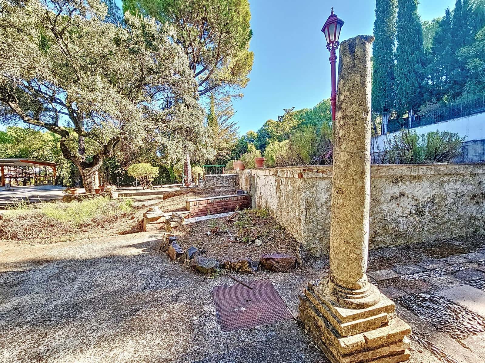 4 slaapkamer Villa te koop in Cordoba stad met zwembad - € 250.000 (Ref: 9359903)