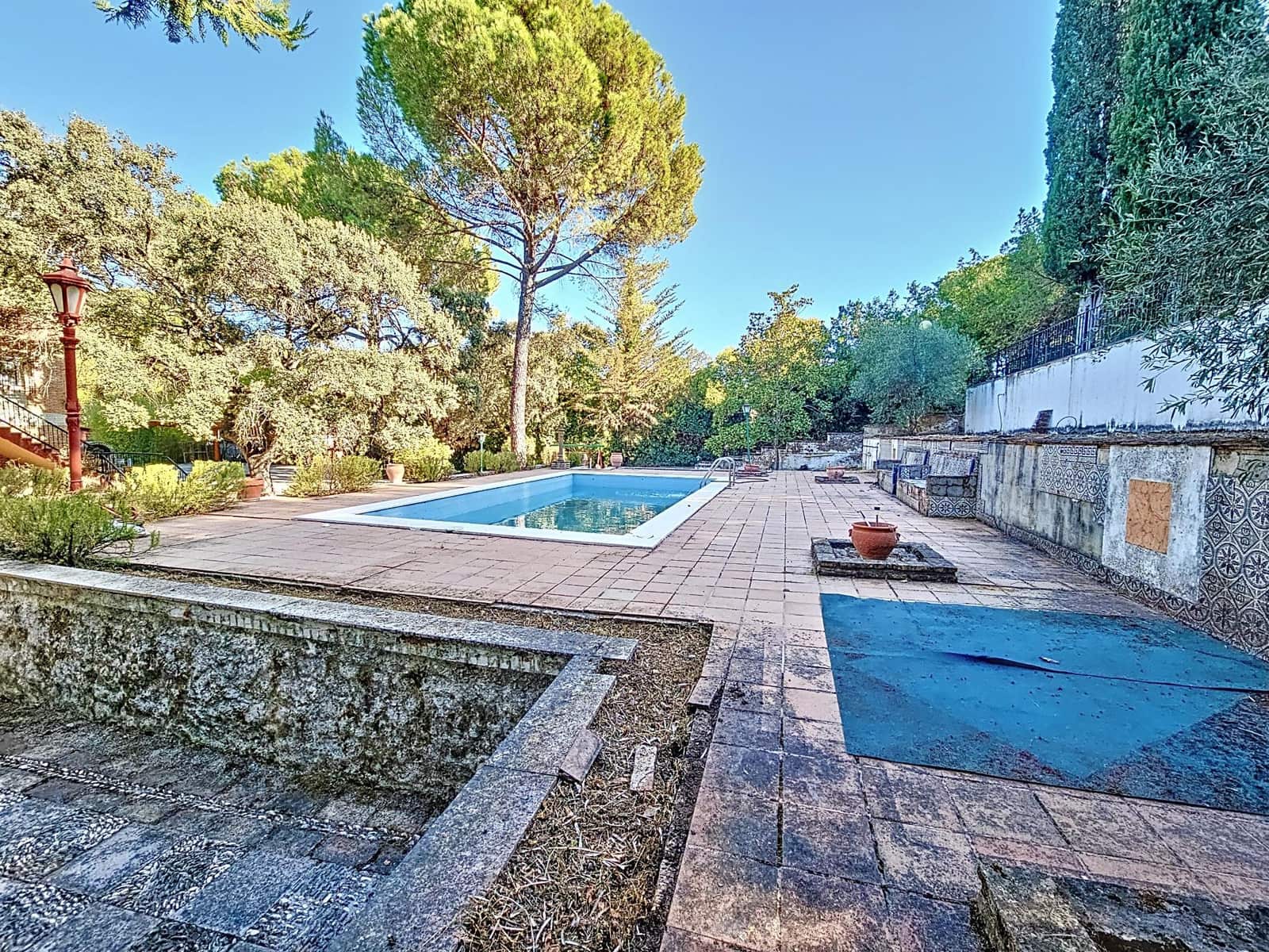 4 slaapkamer Villa te koop in Cordoba stad met zwembad - € 250.000 (Ref: 9359903)