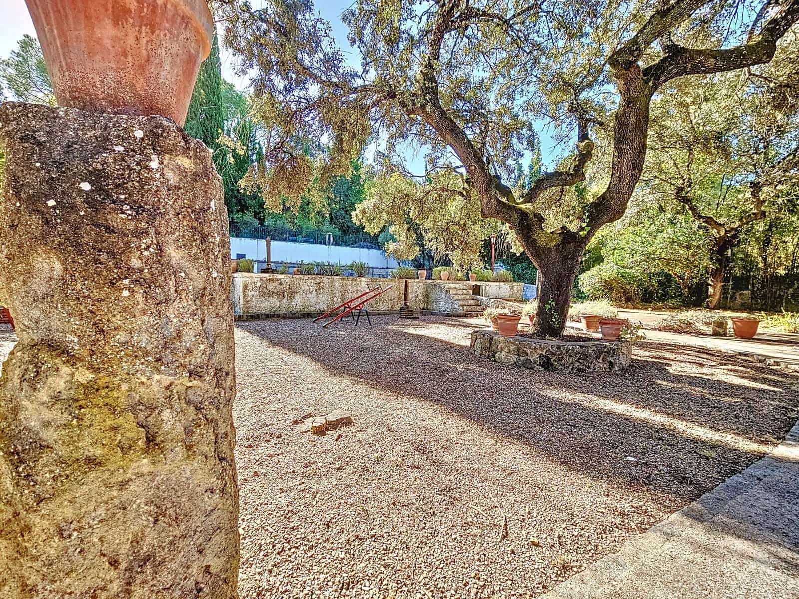 4 slaapkamer Villa te koop in Cordoba stad met zwembad - € 250.000 (Ref: 9359903)