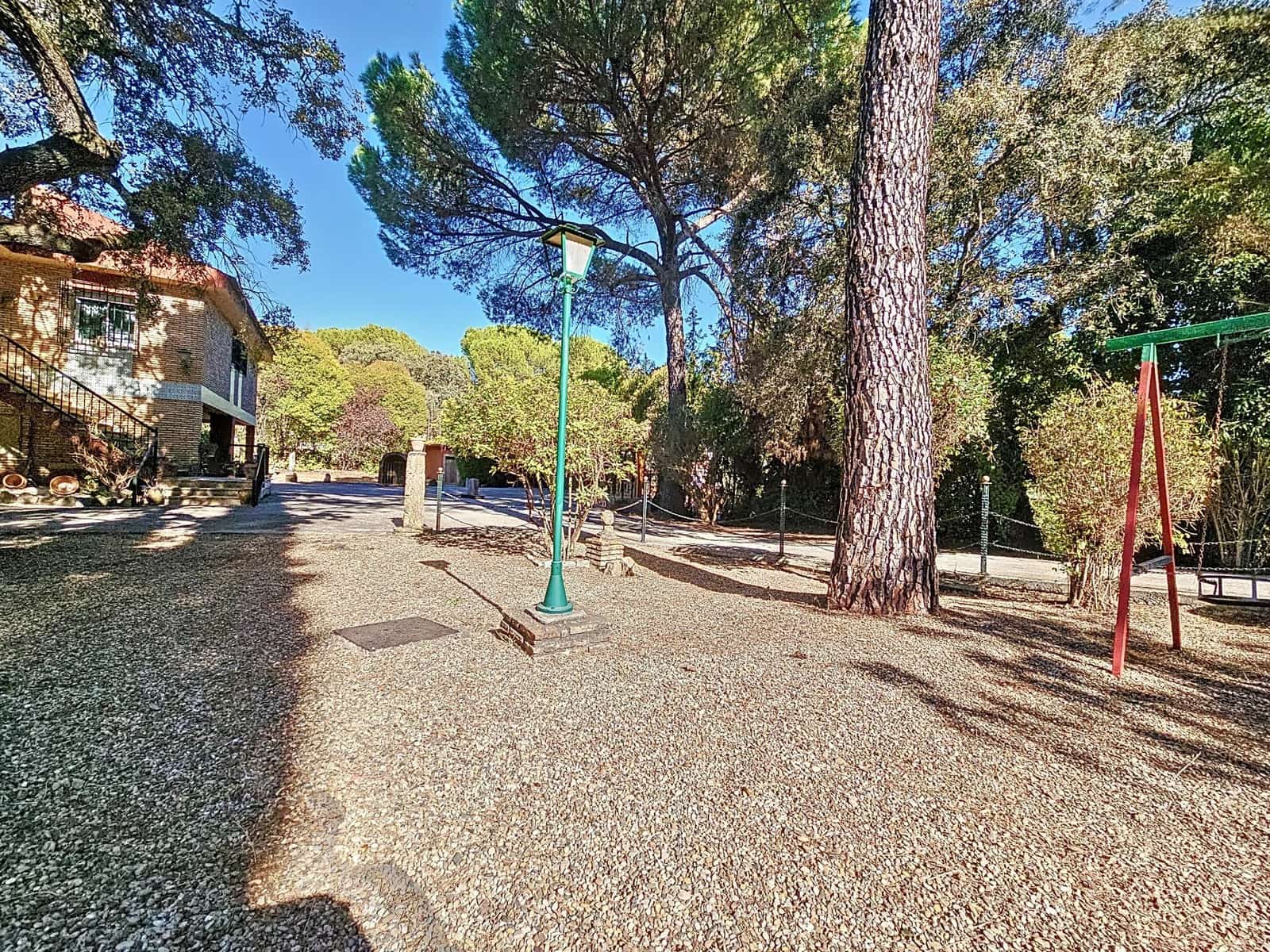 4 slaapkamer Villa te koop in Cordoba stad met zwembad - € 250.000 (Ref: 9359903)