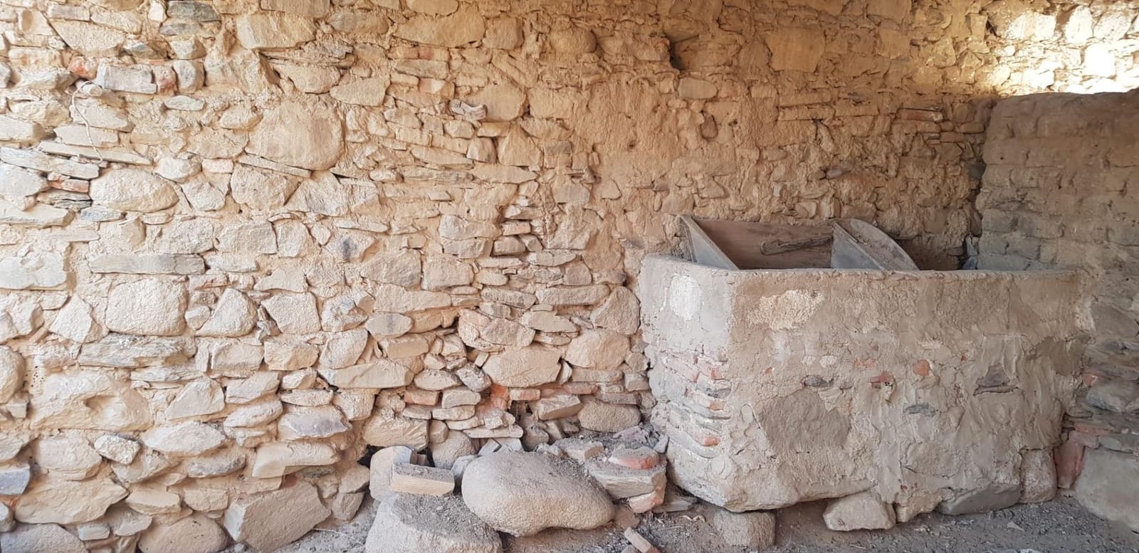 5 bedroom Finca/Country House for sale in Fuente la Lancha - € 18,990 (Ref: 9359905)