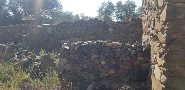 5 bedroom Finca/Country House for sale in Fuente la Lancha - € 18,990 (Ref: 9359905)