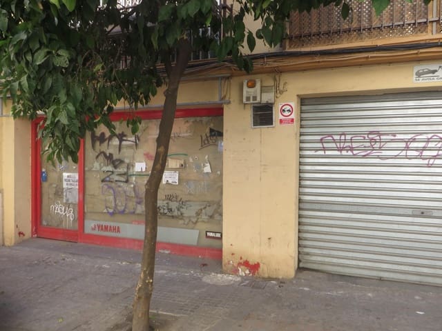 Kaupallinen myytävänä paikassa Ciudad Jardín, Córdoba kaupunki - 144 000 € (Ref: 9359908)