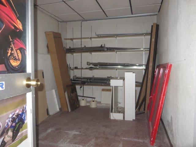 Kaupallinen myytävänä paikassa Ciudad Jardín, Córdoba kaupunki - 144 000 € (Ref: 9359908)