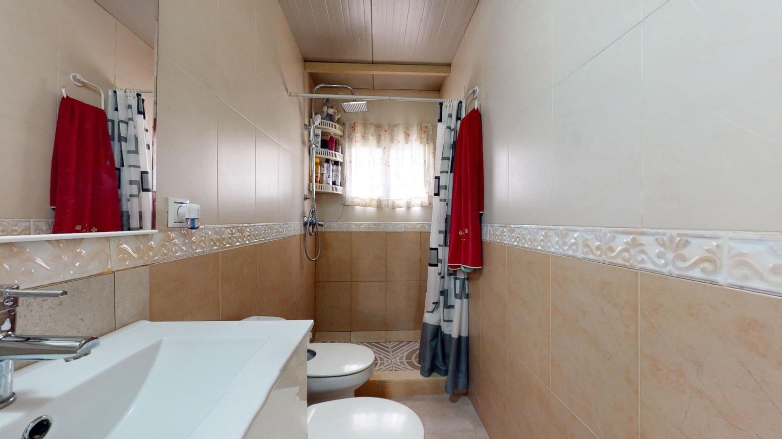 3 slaapkamer Villa te koop in Cordoba stad met zwembad garage - € 135.000 (Ref: 9359909)