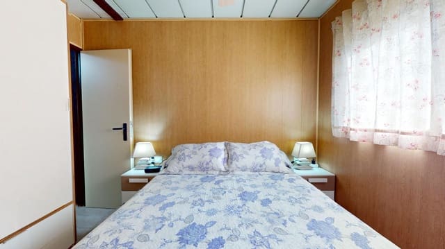 3 soveværelse Villa til salg i Villarrubia, Córdoba by med swimmingpool garage - € 135.000 (Ref: 9359909)