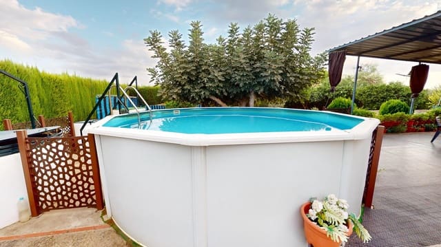 3 soveværelse Villa til salg i Villarrubia, Córdoba by med swimmingpool garage - € 135.000 (Ref: 9359909)