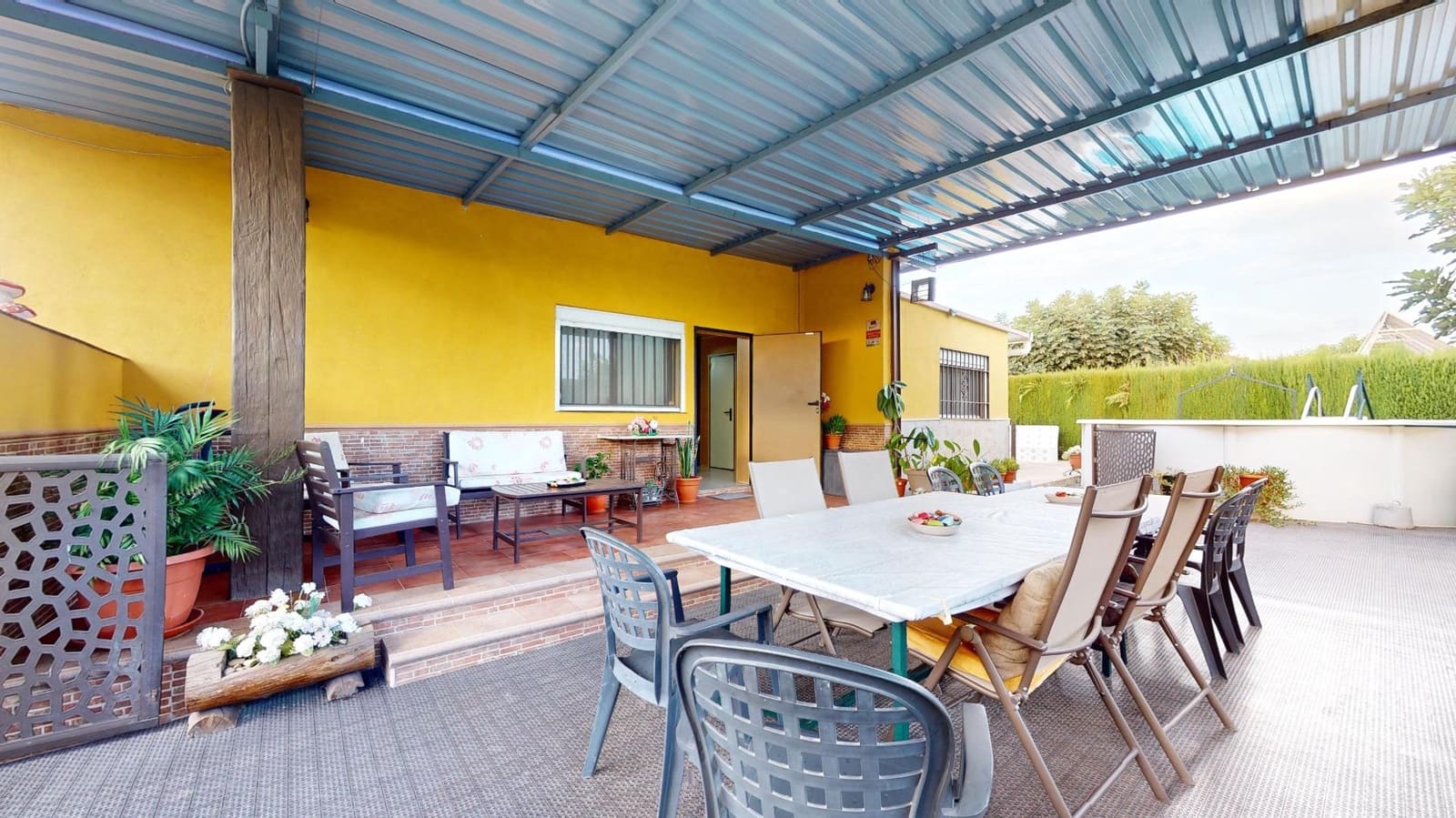 3 slaapkamer Villa te koop in Cordoba stad met zwembad garage - € 135.000 (Ref: 9359909)