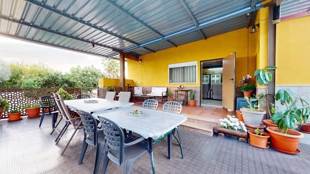 3 soveværelse Villa til salg i Villarrubia, Córdoba by med swimmingpool garage - € 135.000 (Ref: 9359909)