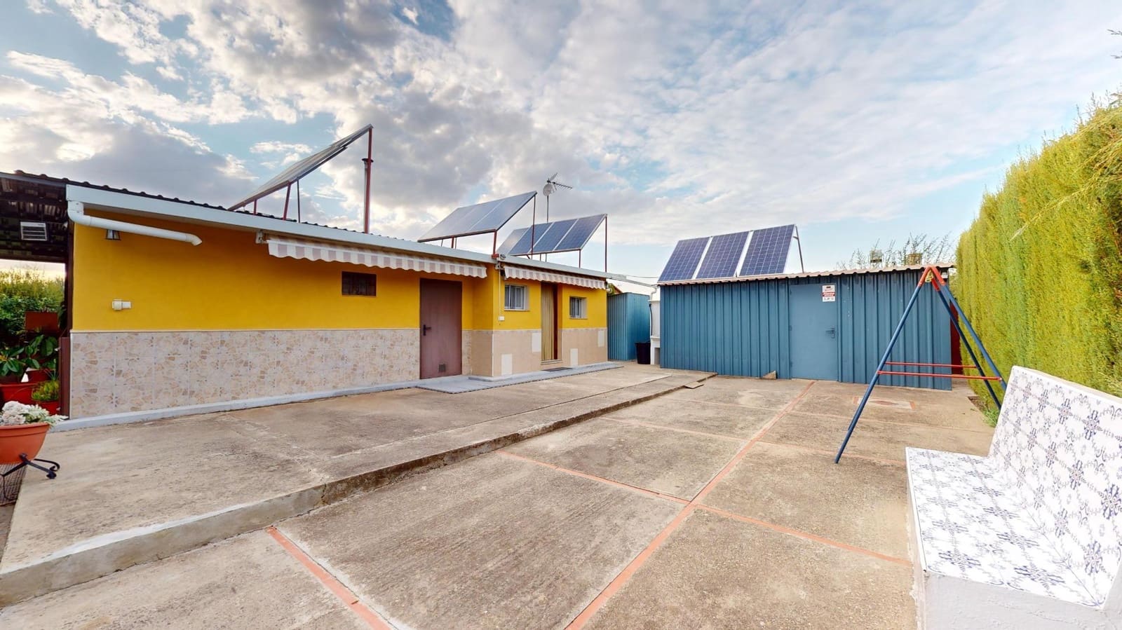 3 slaapkamer Villa te koop in Cordoba stad met zwembad garage - € 135.000 (Ref: 9359909)