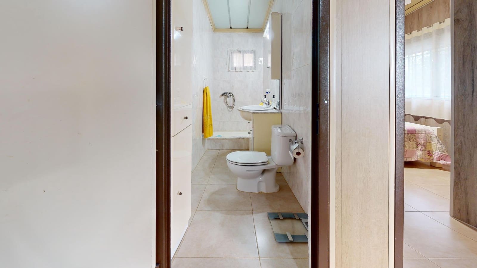 3 slaapkamer Villa te koop in Cordoba stad met zwembad garage - € 135.000 (Ref: 9359909)