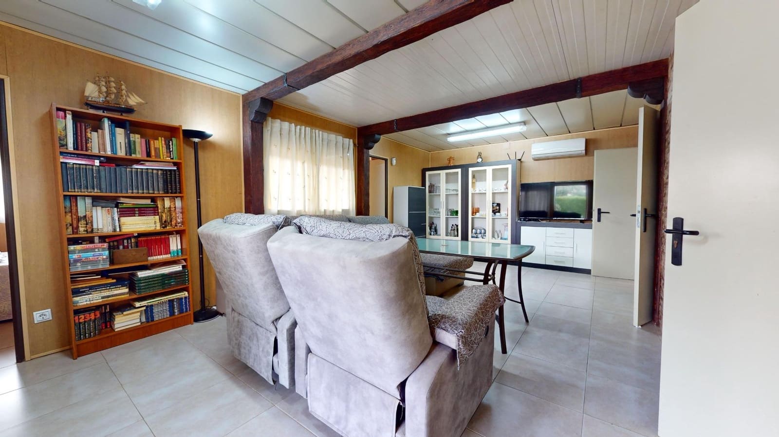 3 slaapkamer Villa te koop in Cordoba stad met zwembad garage - € 135.000 (Ref: 9359909)