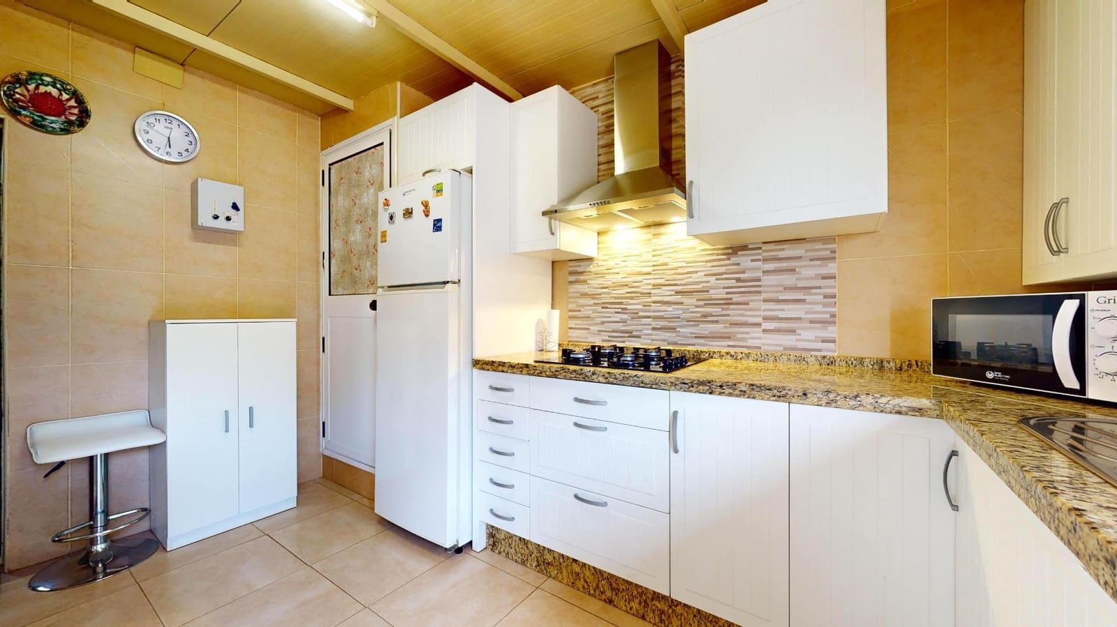 3 slaapkamer Villa te koop in Cordoba stad met zwembad garage - € 135.000 (Ref: 9359909)