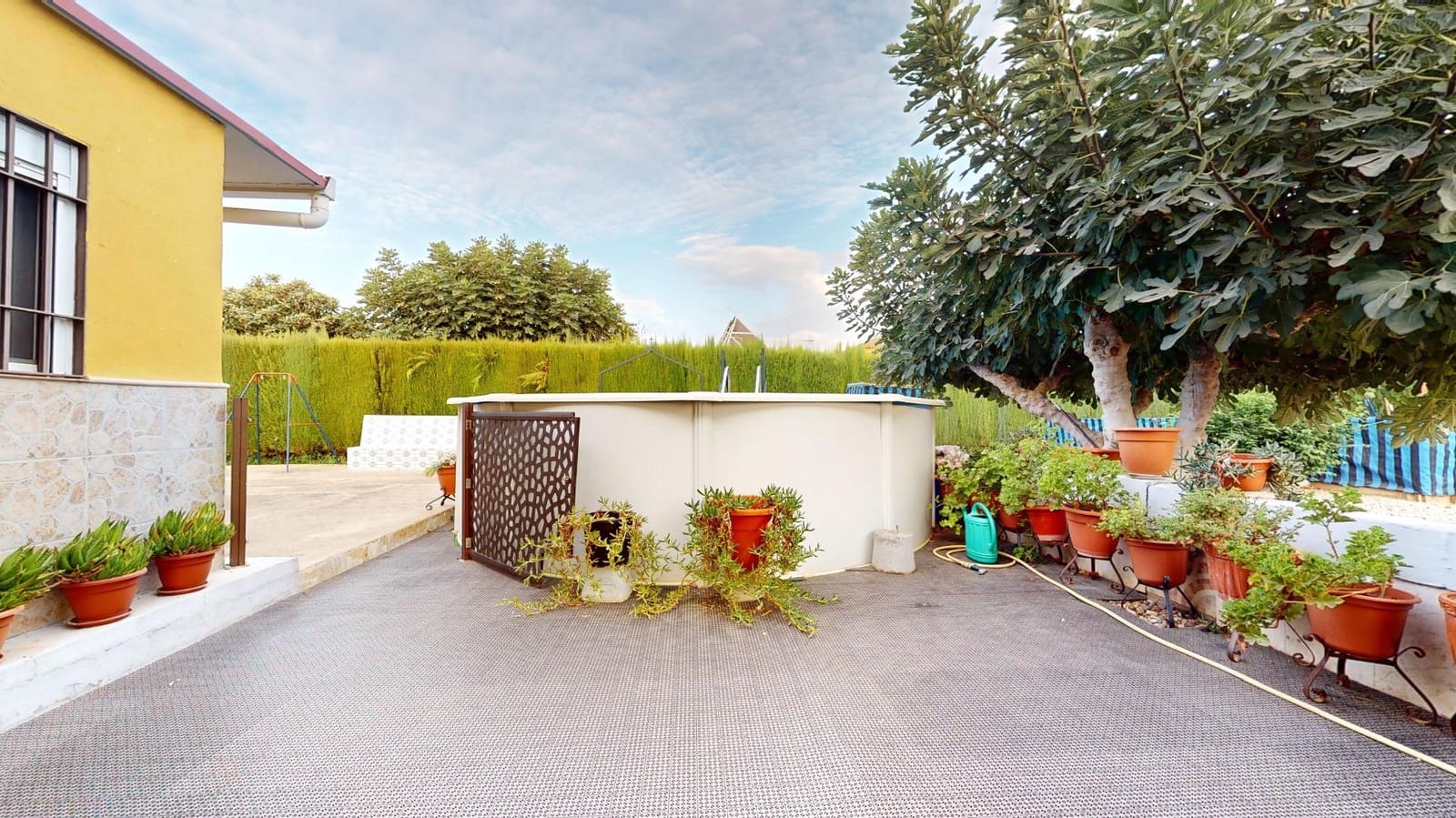 3 slaapkamer Villa te koop in Cordoba stad met zwembad garage - € 135.000 (Ref: 9359909)