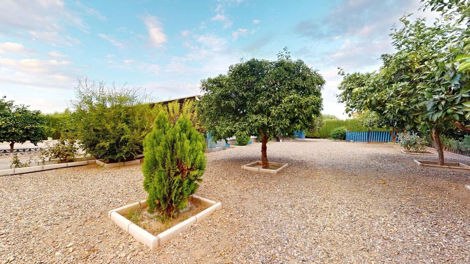 3 slaapkamer Villa te koop in Cordoba stad met zwembad garage - € 135.000 (Ref: 9359909)