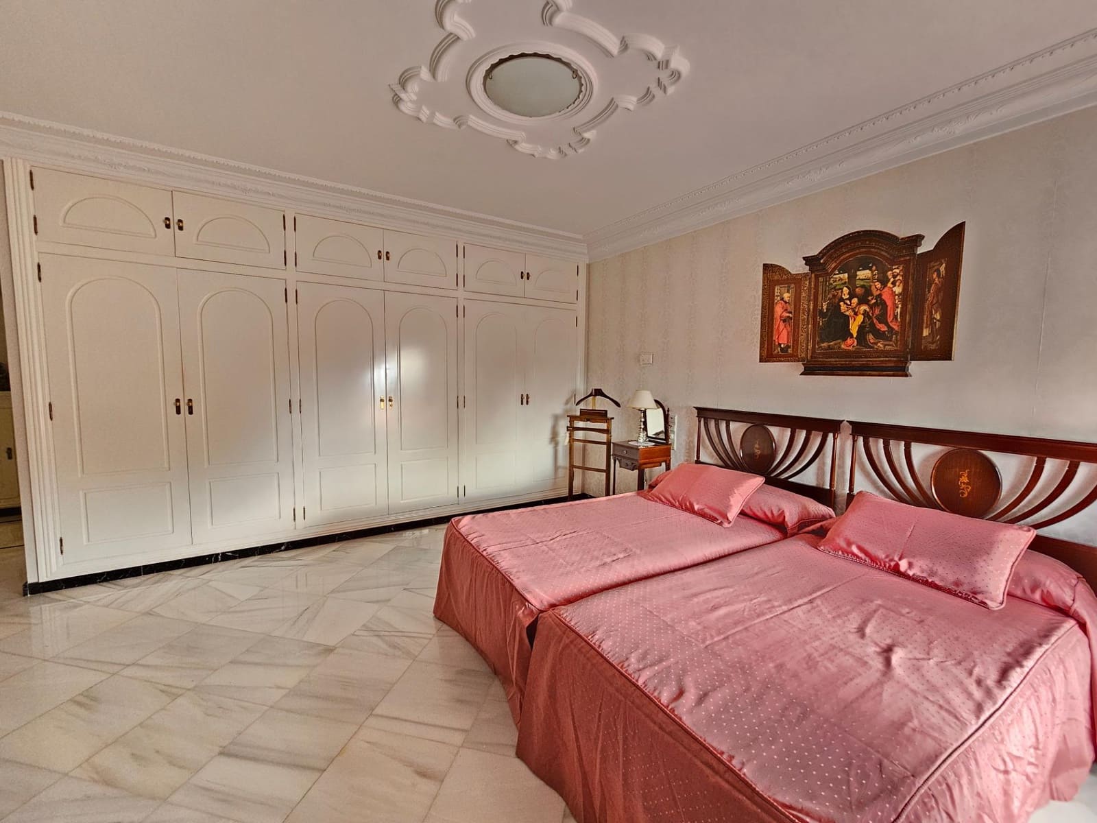 8 soveværelse Villa til salg i Cordoba by med swimmingpool - € 790.000 (Ref: 9359911)