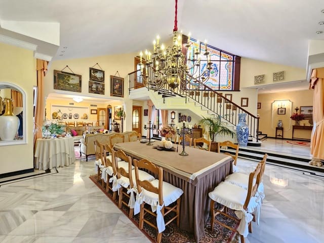 8 soveværelse Villa til salg i Córdoba by med swimmingpool - € 790.000 (Ref: 9359911)