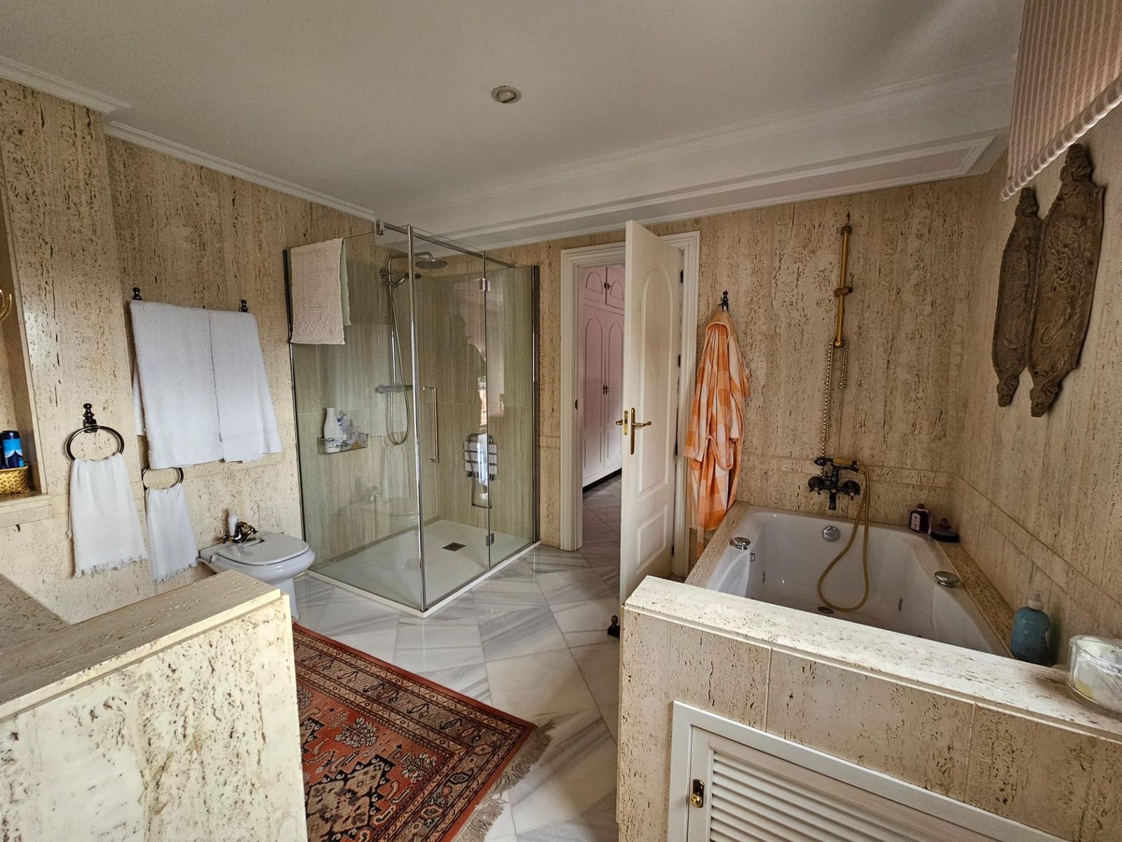 8 soveværelse Villa til salg i Cordoba by med swimmingpool - € 790.000 (Ref: 9359911)