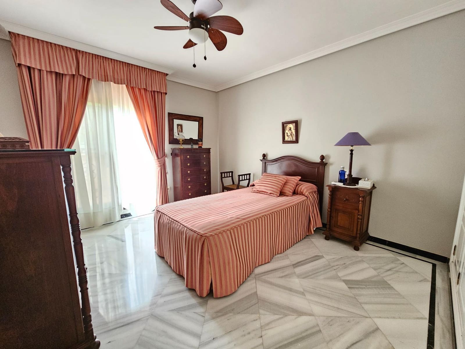 8 soveværelse Villa til salg i Cordoba by med swimmingpool - € 790.000 (Ref: 9359911)