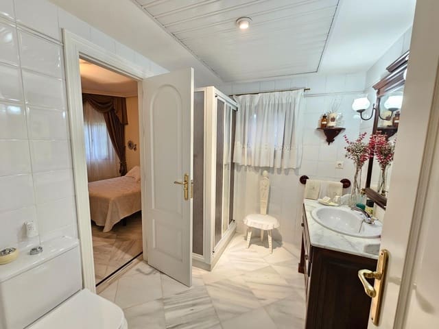 8 soveværelse Villa til salg i Córdoba by med swimmingpool - € 790.000 (Ref: 9359911)