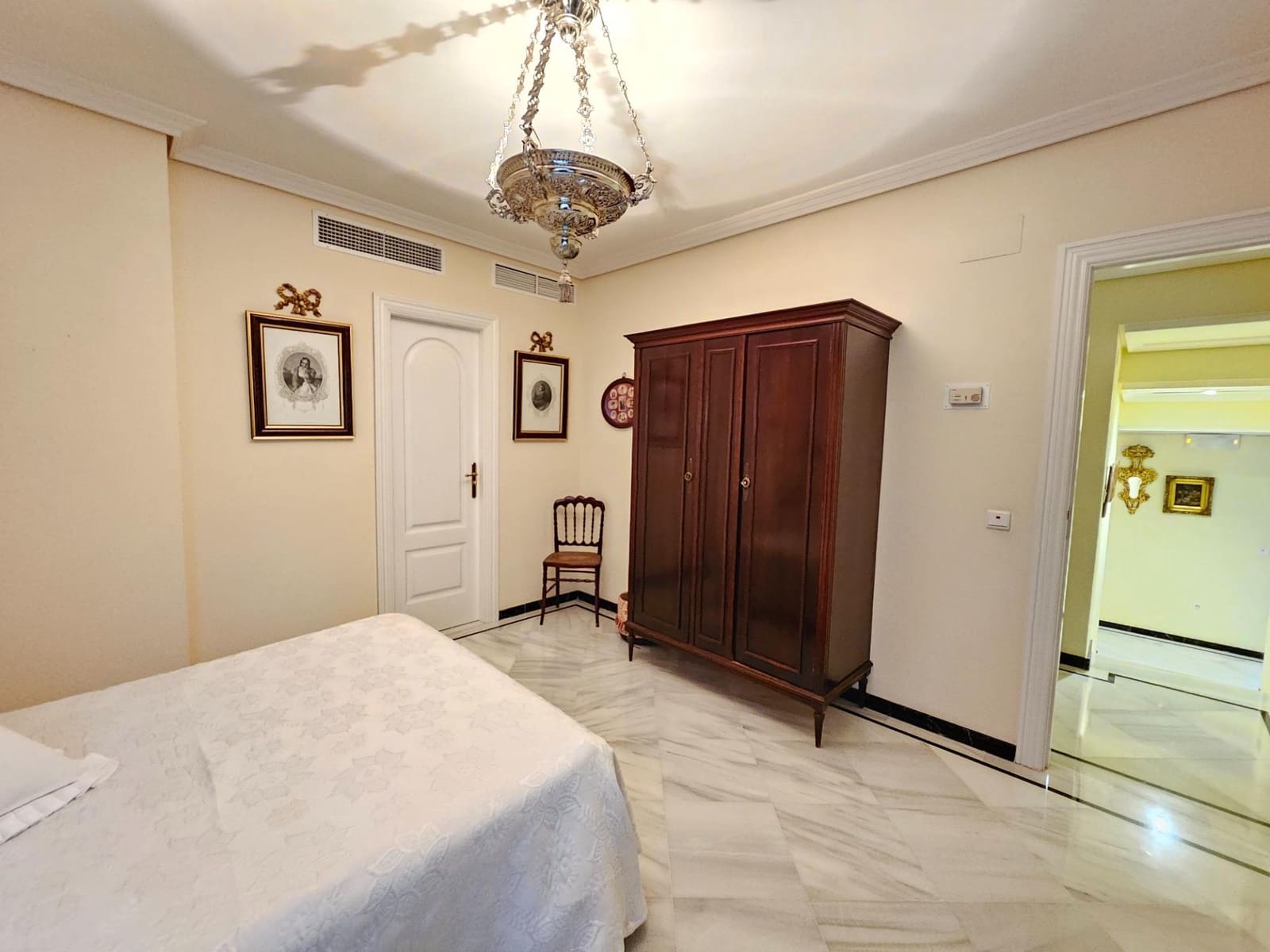 8 soveværelse Villa til salg i Cordoba by med swimmingpool - € 790.000 (Ref: 9359911)