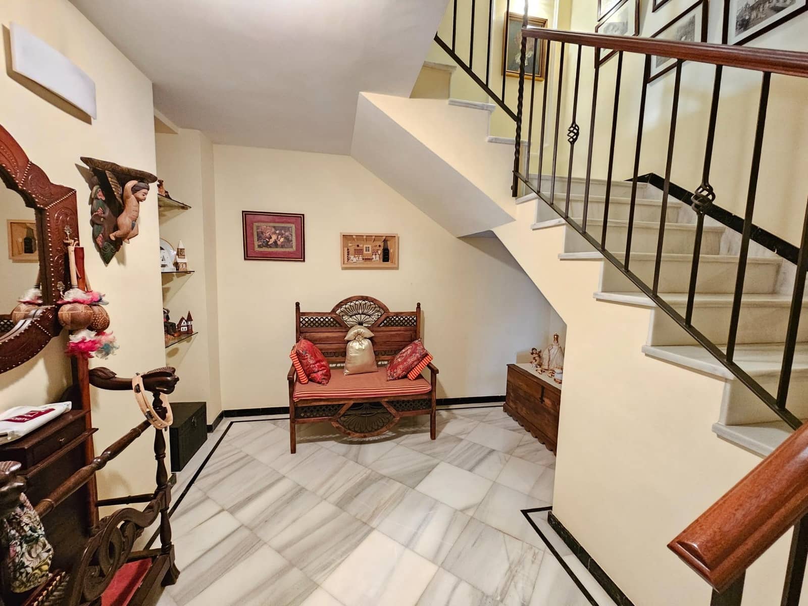 8 soveværelse Villa til salg i Cordoba by med swimmingpool - € 790.000 (Ref: 9359911)