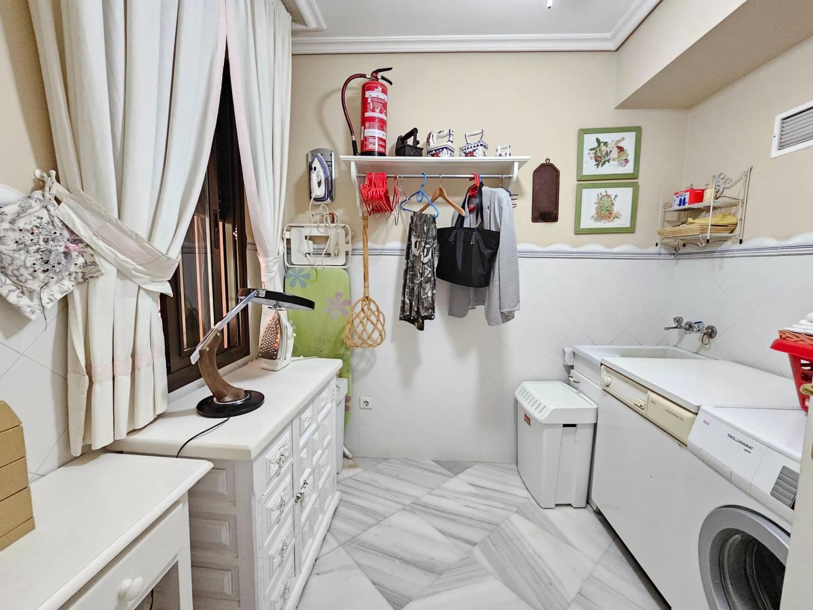 8 soveværelse Villa til salg i Cordoba by med swimmingpool - € 790.000 (Ref: 9359911)