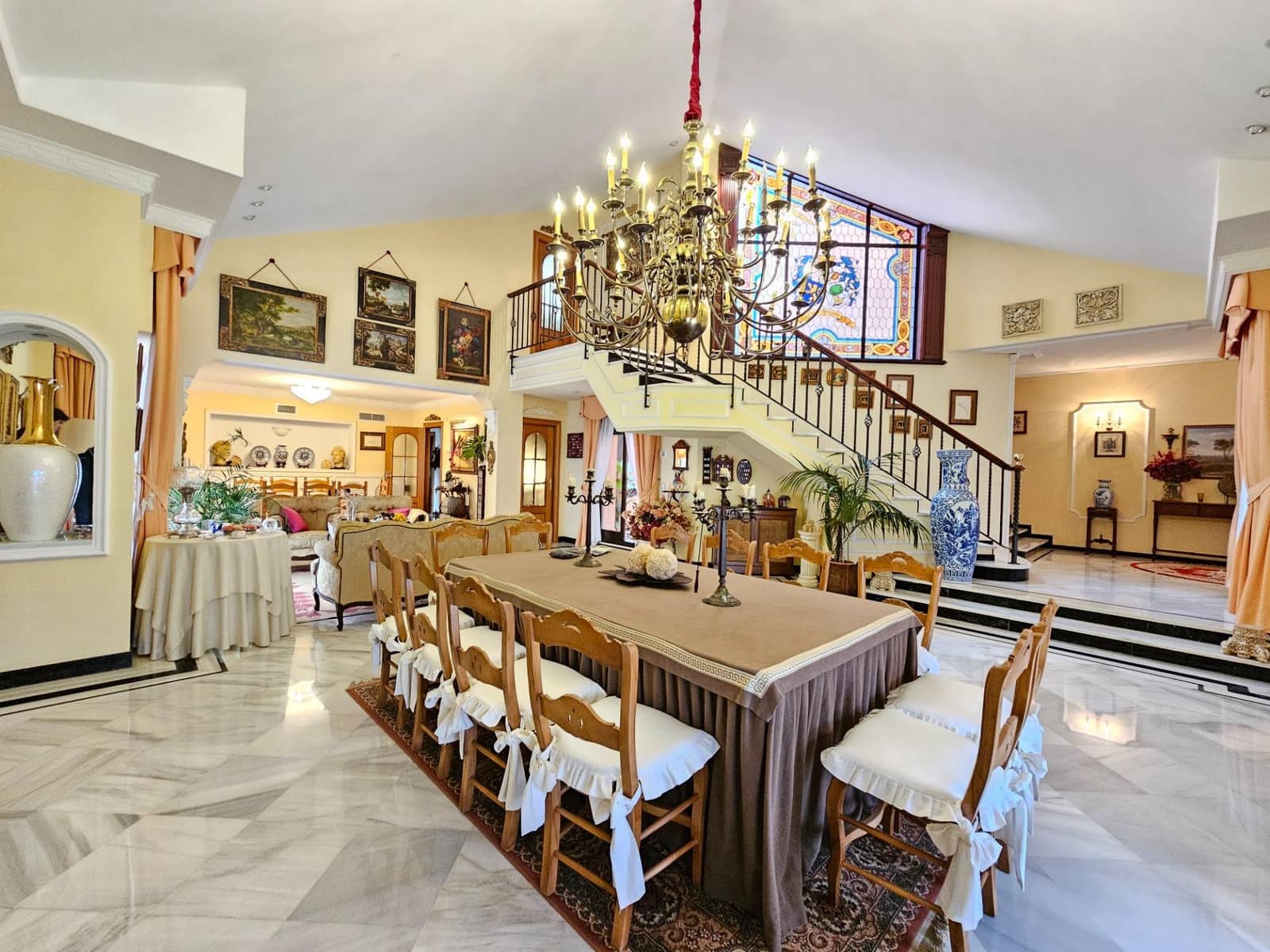 8 soveværelse Villa til salg i Cordoba by med swimmingpool - € 790.000 (Ref: 9359911)