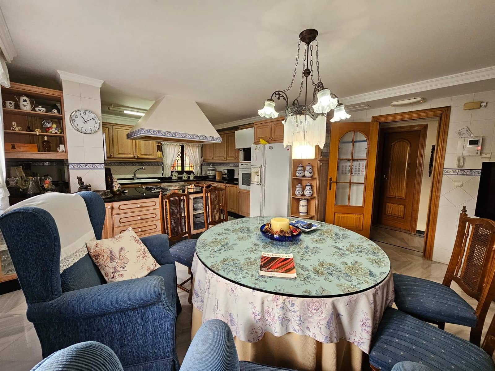 8 soveværelse Villa til salg i Cordoba by med swimmingpool - € 790.000 (Ref: 9359911)