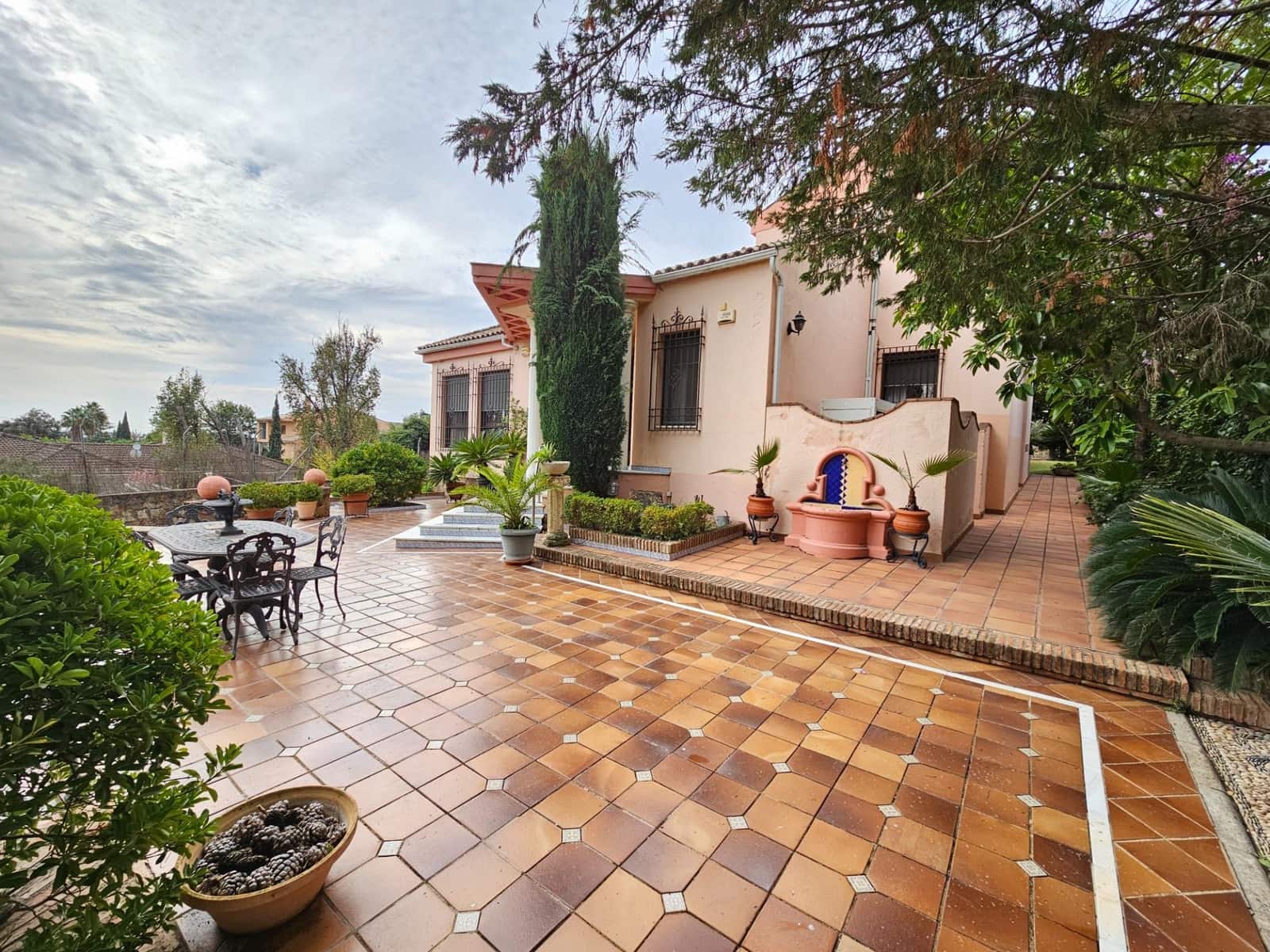 8 soveværelse Villa til salg i Cordoba by med swimmingpool - € 790.000 (Ref: 9359911)