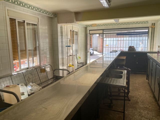 Kaupallinen myytävänä paikassa Córdoba kaupunki - 60 000 € (Ref: 9359919)