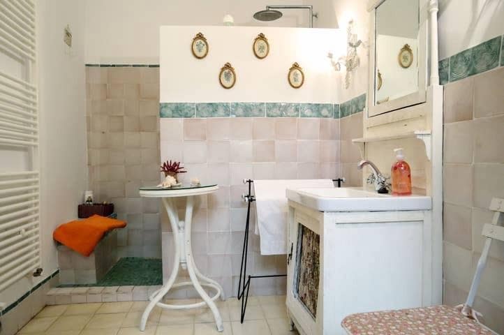 8 soveværelse Byhus til salg i Cordoba by med garage - € 1.295.000 (Ref: 9359923)