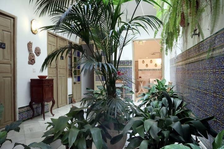 8 soveværelse Byhus til salg i Cordoba by med garage - € 1.295.000 (Ref: 9359923)