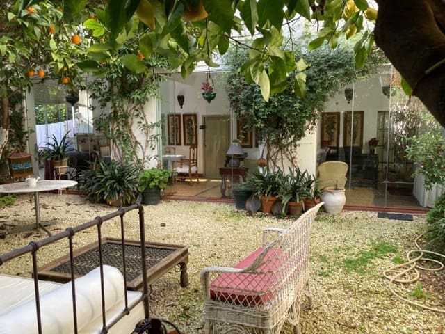 8 soveværelse Byhus til salg i Córdoba by med garage - € 1.295.000 (Ref: 9359923)