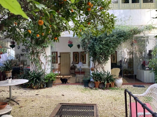 8 soveværelse Byhus til salg i Córdoba by med garage - € 1.295.000 (Ref: 9359923)