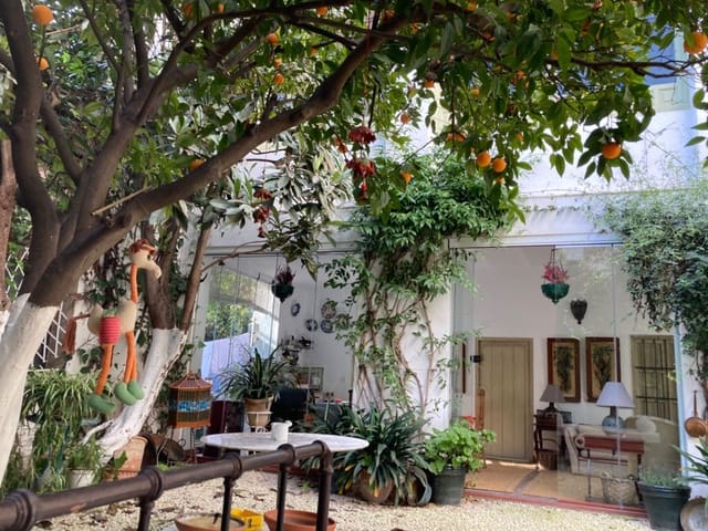 8 soveværelse Byhus til salg i Córdoba by med garage - € 1.295.000 (Ref: 9359923)