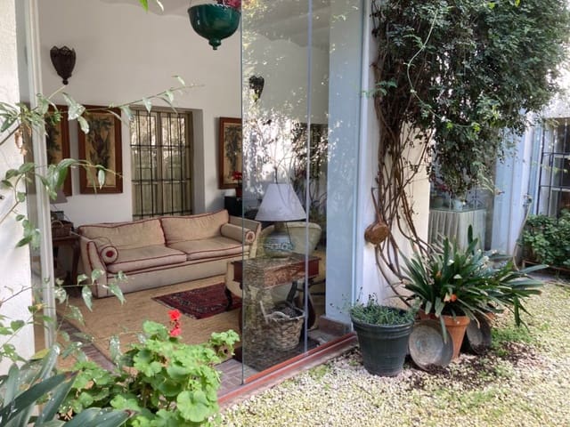 8 soveværelse Byhus til salg i Córdoba by med garage - € 1.295.000 (Ref: 9359923)