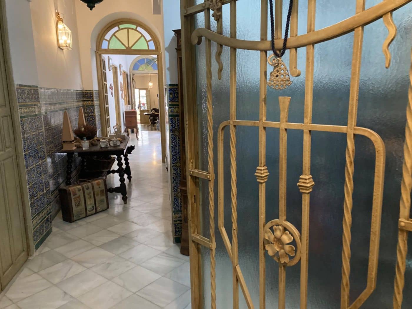 8 soveværelse Byhus til salg i Cordoba by med garage - € 1.295.000 (Ref: 9359923)