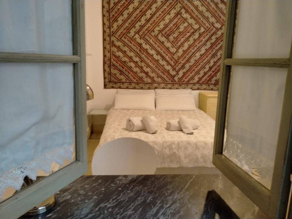 8 soveværelse Byhus til salg i Cordoba by med garage - € 1.295.000 (Ref: 9359923)