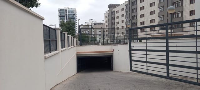 Autotalli myytävänä paikassa Córdoba kaupunki - 22 000 € (Ref: 9359925)