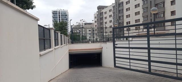 Autotalli myytävänä paikassa Córdoba kaupunki - 22 000 € (Ref: 9359925)