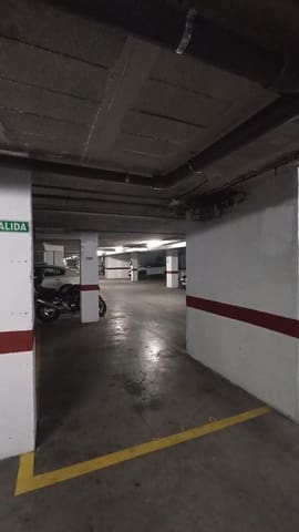 Garage till salu i Córdoba stad - 12 000 € (Ref: 9359932)