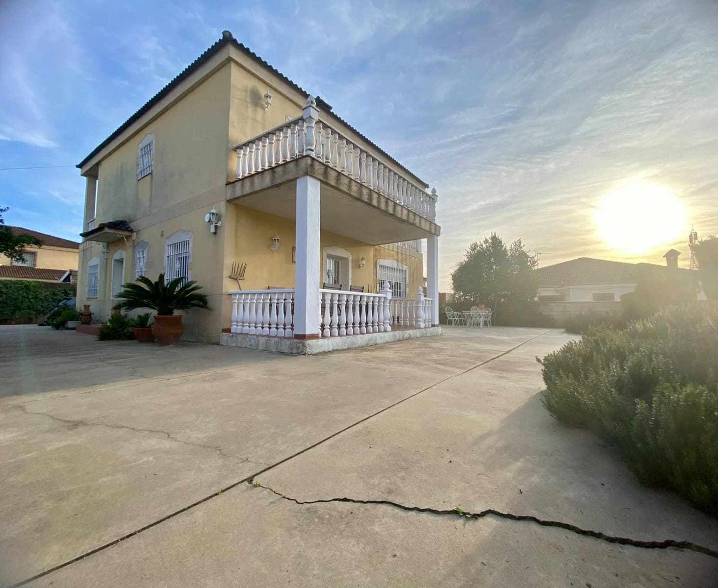 4 slaapkamer Villa te koop in Cordoba stad met garage - € 265.200 (Ref: 9359933)