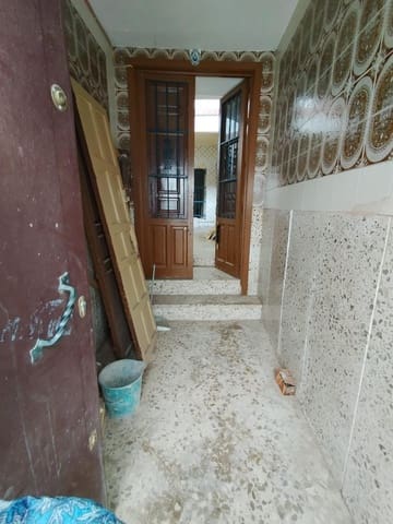 7 soveværelse Byhus til salg i Córdoba by - € 169.000 (Ref: 9359935)