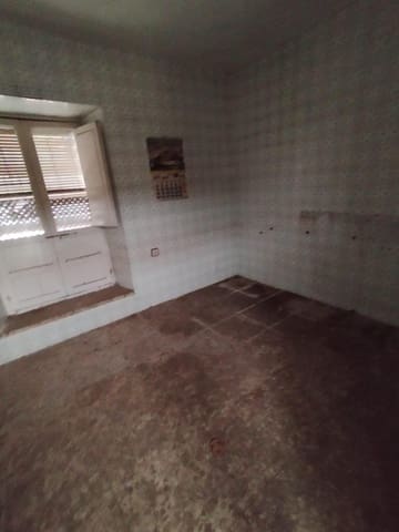 7 soveværelse Byhus til salg i Córdoba by - € 169.000 (Ref: 9359935)