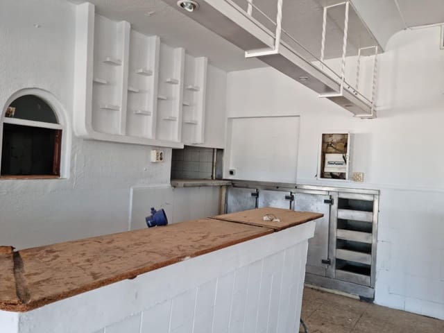 Yritys myytävänä paikassa Alcolea, Córdoba kaupunki - 125 000 € (Ref: 9359940)