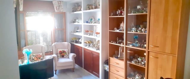 5 soverom Hus til salgs i San Lorenzo, Córdoba by - € 245 000 (Ref: 9359941)